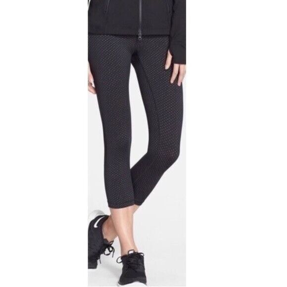 Zella Women's Live In Streamline Mesh Dot Capri Leggings Size‎ Medium NWOT - Picture 1 of 8